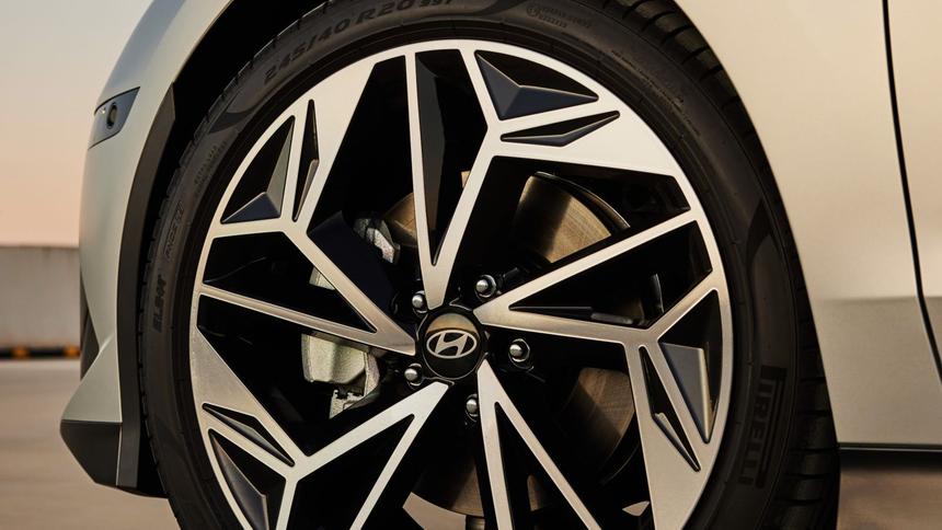 6 примеров, как электромобили задают новый тренд во внешности транспорта