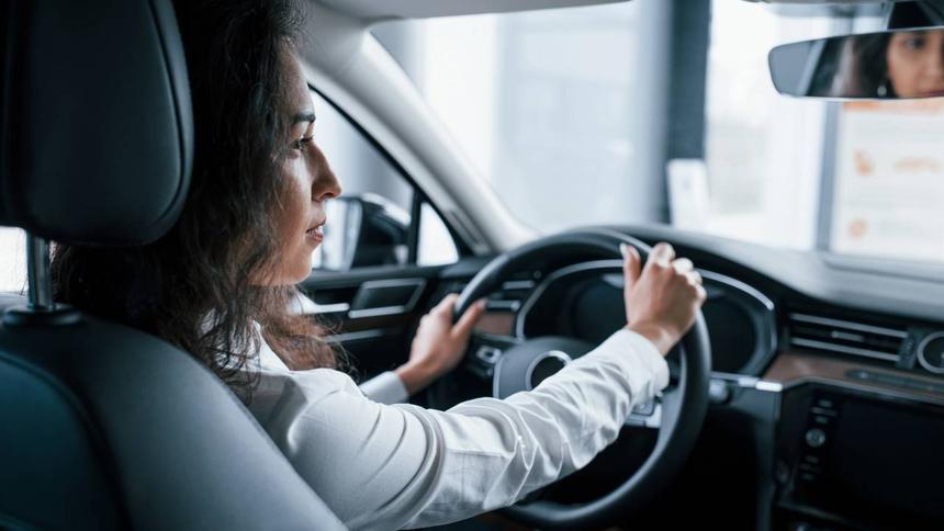 Водителям объяснили вред регулярного нахождения на солнце