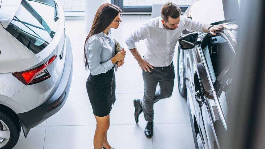 Автомобили в России подорожали на 14% с начала 2024