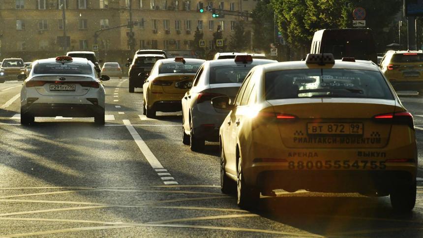 Ещё в двух областях России мигранты не смогут работать в такси