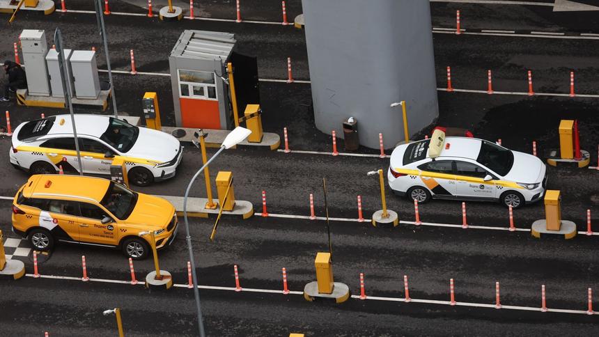 В России снова подорожают услуги такси