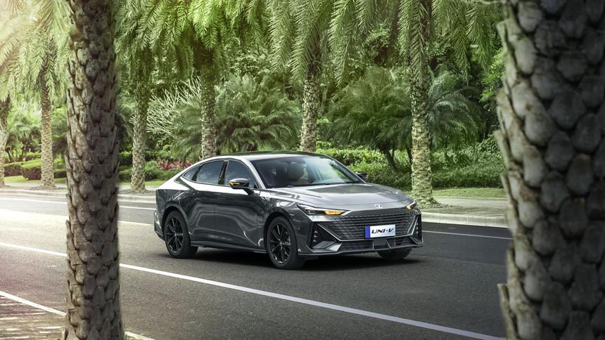 Автомобили Changan подешевели в России