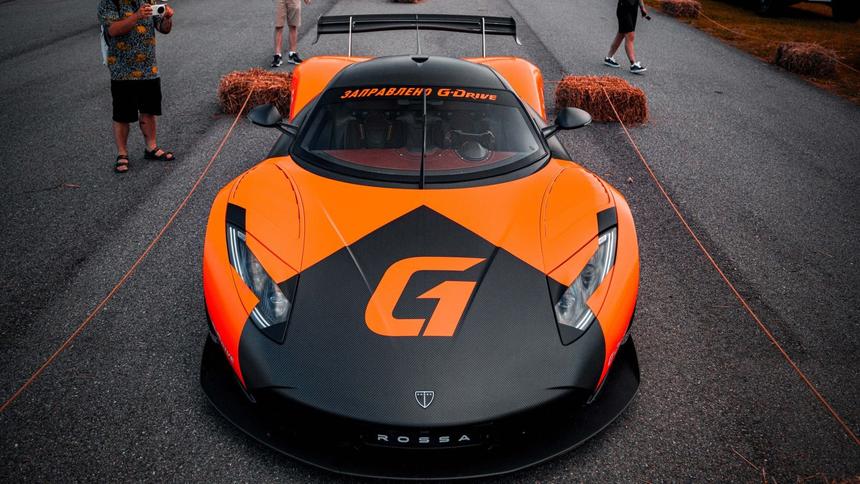 На автодроме под Санкт-Петербургом показали российский суперкар Rossa LM GT