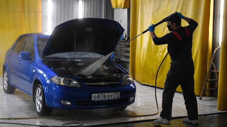 Россиянам назвали опасные для двигателя моющие средства