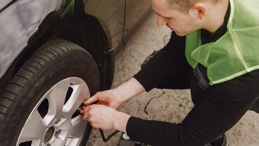 Эксперт рассказал о последствиях езды без колпачков на ниппелях