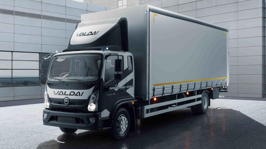 В России наладили выпуск совершенно нового 12-тонного грузовика