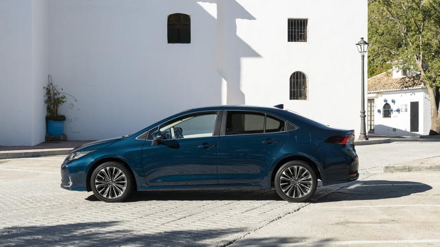 В России снова наблюдается всплеск интереса к машинам из-за рубежа