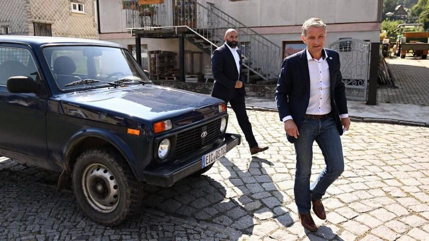 Немецкий политик приехал на выборы в ФРГ на автомобиле Lada