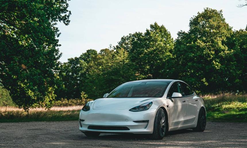 В России зафиксировали взрывной спрос на гибриды и электрокары