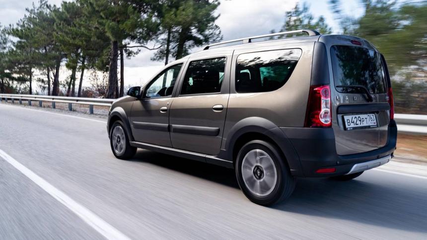 АвтоВАЗ рассказал, когда вернётся Lada Largus Cross