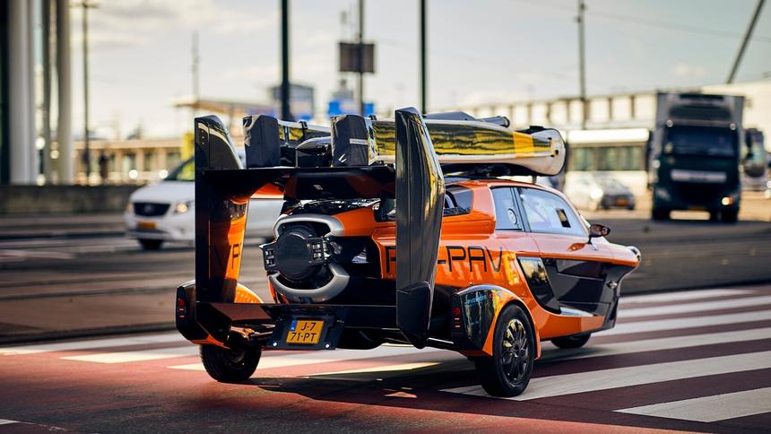 Летающий автомобиль прошёл первое ТО