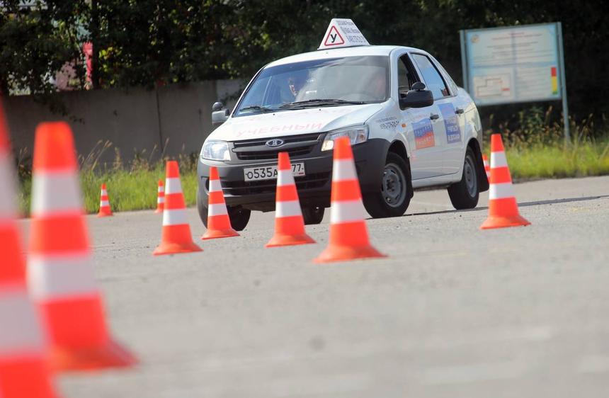 ГАИ напомнила, что обязательно нужно проверить у автошколы