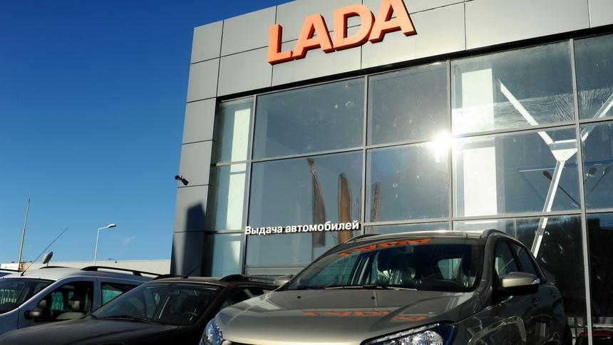 В России снизилась средняя цена на новые автомобили