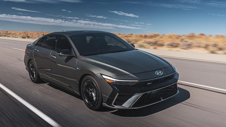 Раньше они были обычными городскими машинами. Но потом стали спорткарами