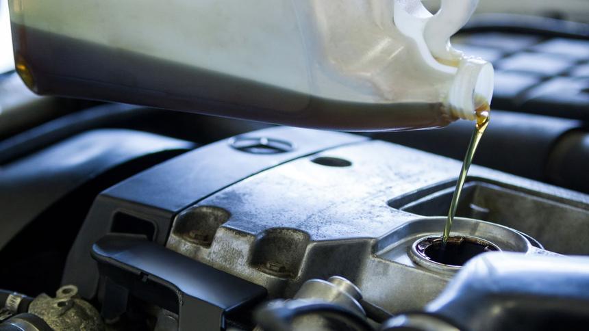 Больше половины моторного масла в России — контрафакт