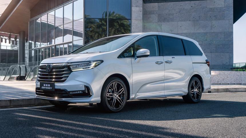 В России стартуют продажи Honda Odyssey: цена удивляет