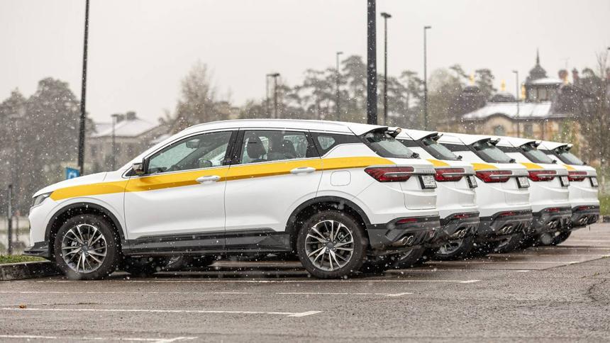 Таксисты массово жалуются на китайские машины