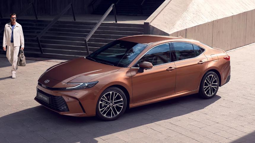 Слишком дорого: в Казахстане удивились стоимости новой Toyota Camry