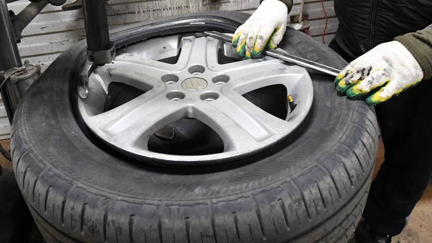 Раскрыта разница между шипованными и фрикционными шинами