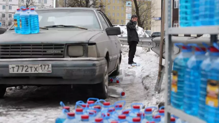 Эксперт рассказал, чем «нелегальная» омывающая жидкость лучше