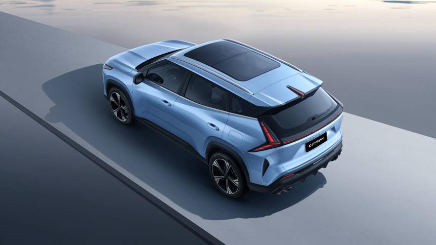 Российский офис Geely переписал ценники: подорожало почти всё