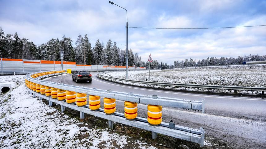 Крутящиеся бочонки — на дорогах России появились новые дорожные ограждения