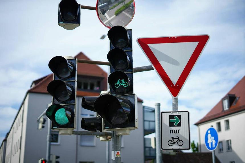 На Украине отказываются от зелёного цвета на светофорах