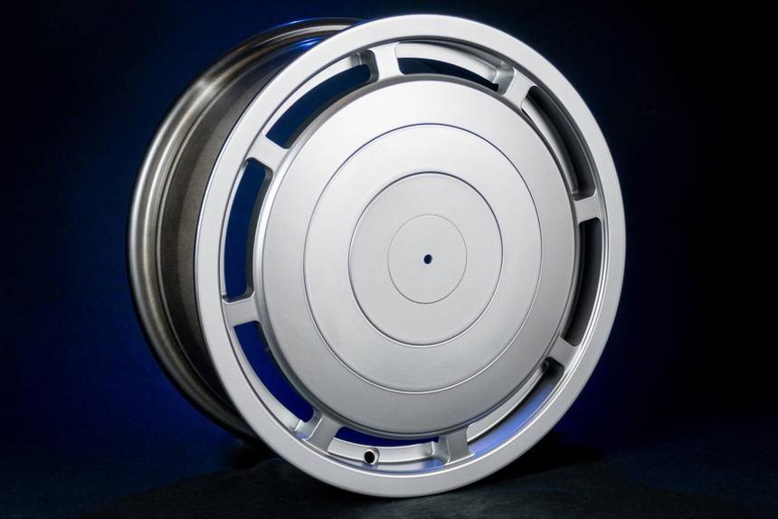 Для советской «Волги» создали уникальные колёсные диски в ретро-стиле