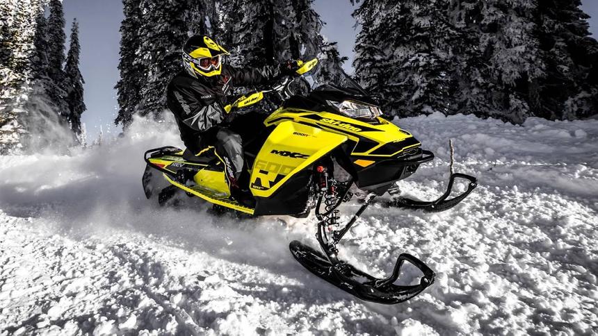 В России новые снегоходы оказались дешевле подержанных