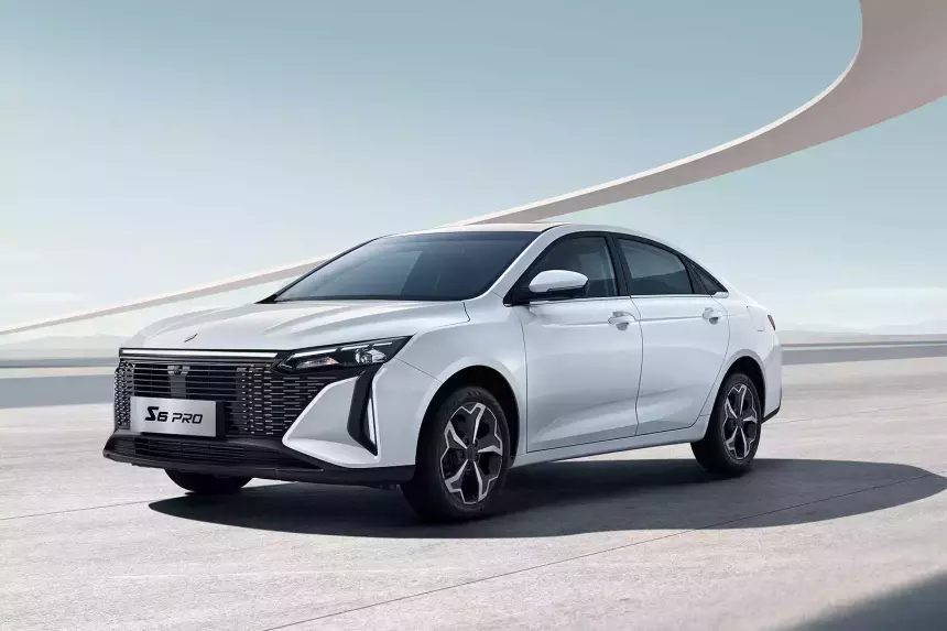 Недорогие, но яркие: каким «бюджетникам» положена светодиодная оптика