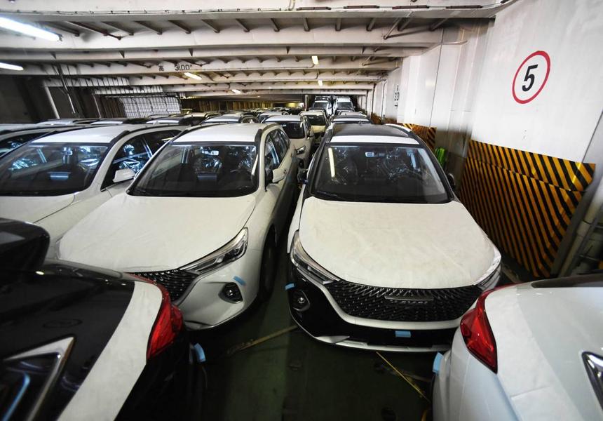 Импорт новой автотехники в Россию увеличился почти на треть