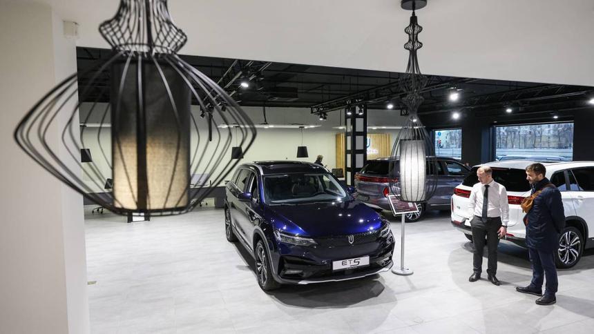 В России начали закрываться дилеры Skywell