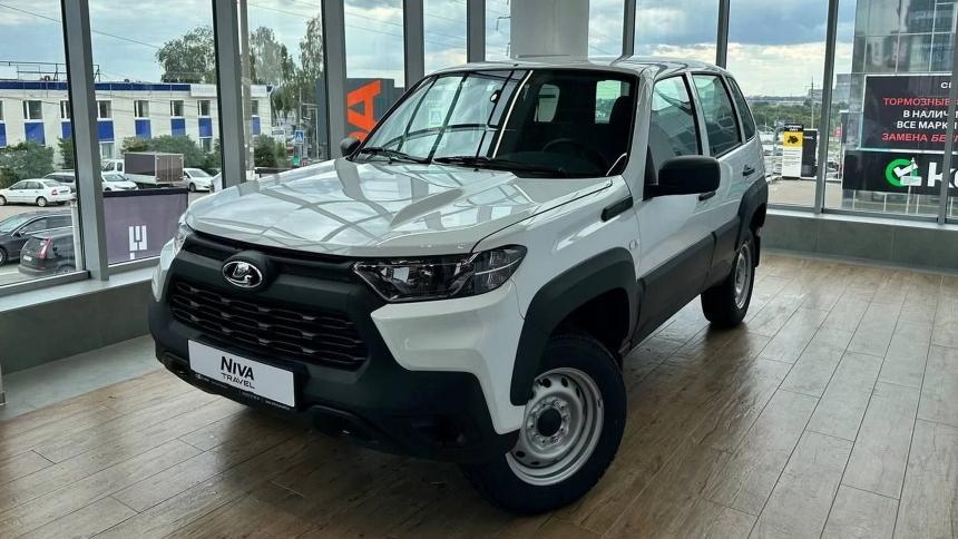 Lada Niva Travel лишилась базовой версии и подорожала