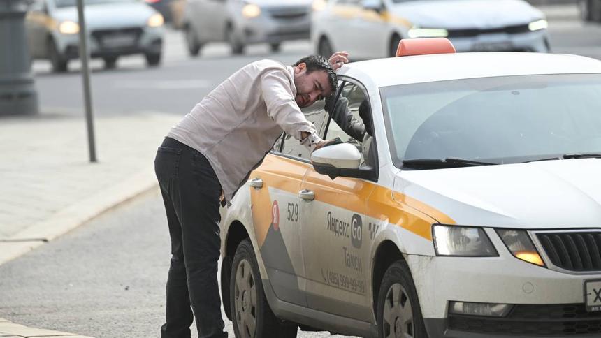 Мигрантов-строителей не пустят работать в такси