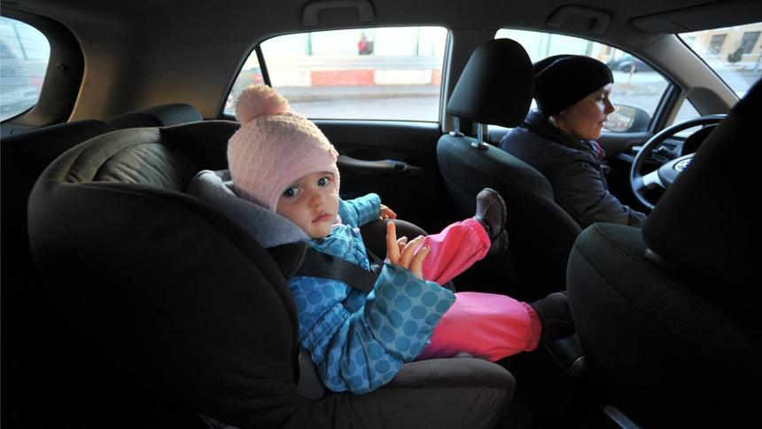 Выявлены способы проверить безопасность детских автокресел
