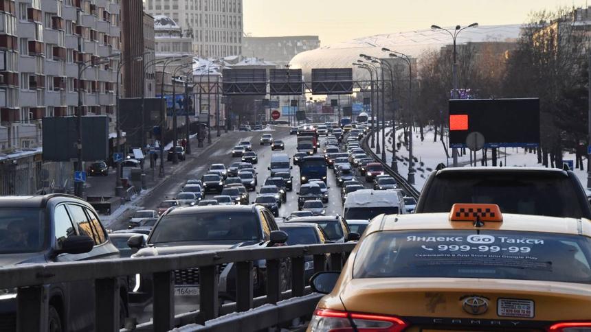 Подсчитано, сколько денег россияне потратили на покупку машин