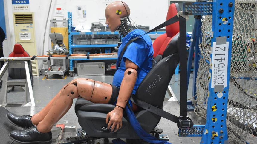 Changan выяснил, откуда взялось пресловутое «желеобразное» кресло