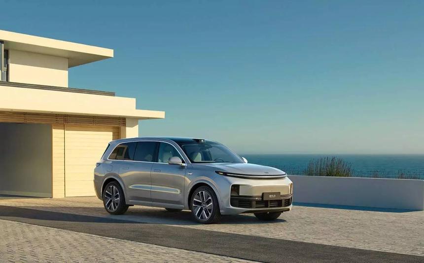 Машины, чьи продажи в России за год увеличились в три раза