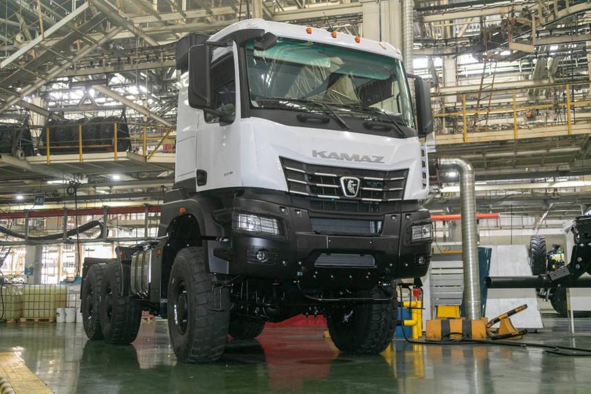 КамАЗ начал выпуск супертягача, способного тащить 100-тонный автопоезд