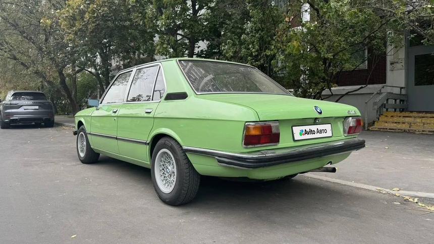 BMW 5-й серии (модель 518 поколения E12)