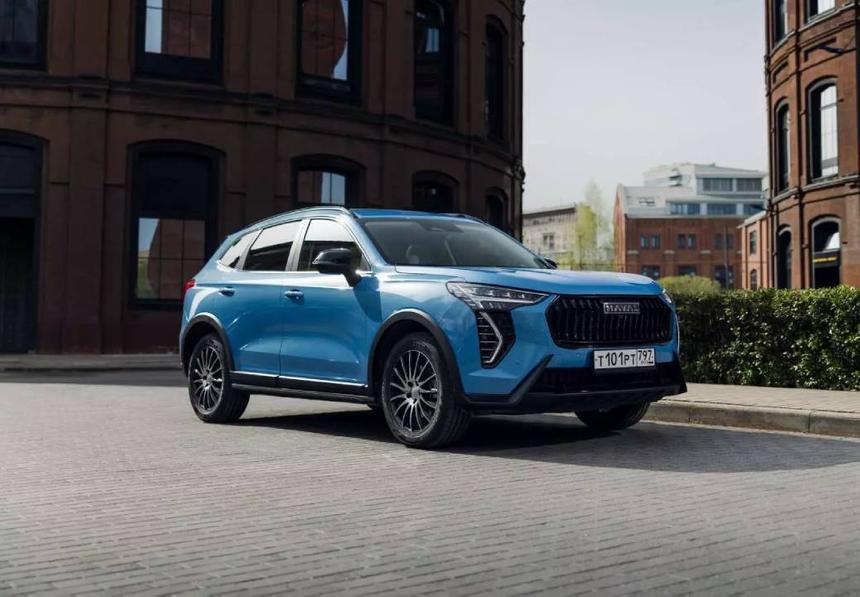 Доля кроссоверов на авторынке России достигла почти 70%