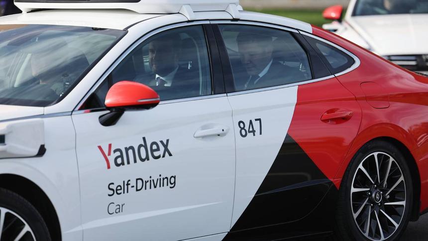 Россиян начнут предупреждать о неочевидной опасности на дорогах