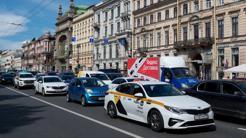 Красота и практичность: названы самые выигрышные цвета машин