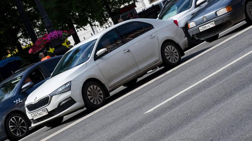 Красота и практичность: названы самые выигрышные цвета машин