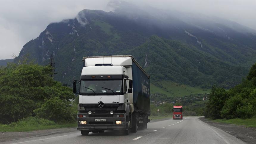В Госдуме предложили отменить плату за дороги для грузовиков