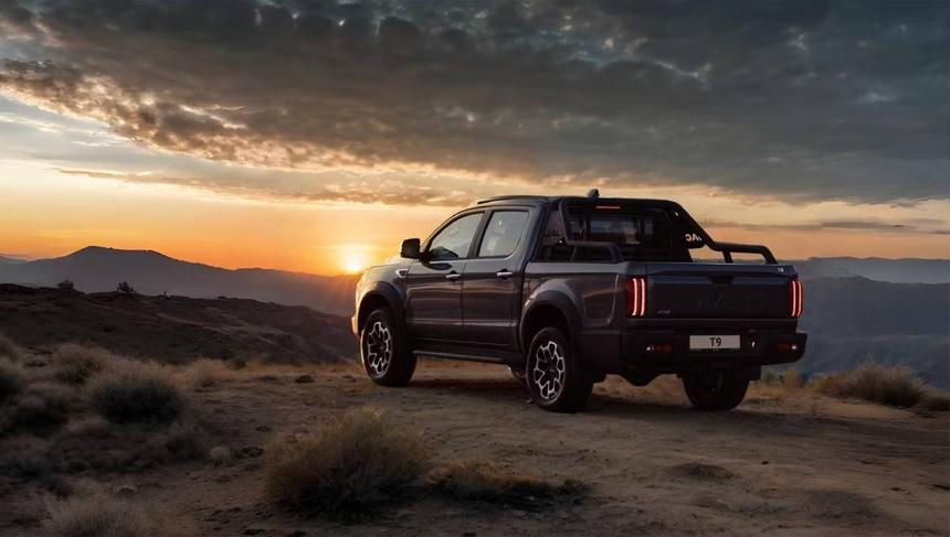 Выросла цена самого популярного пикапа в России