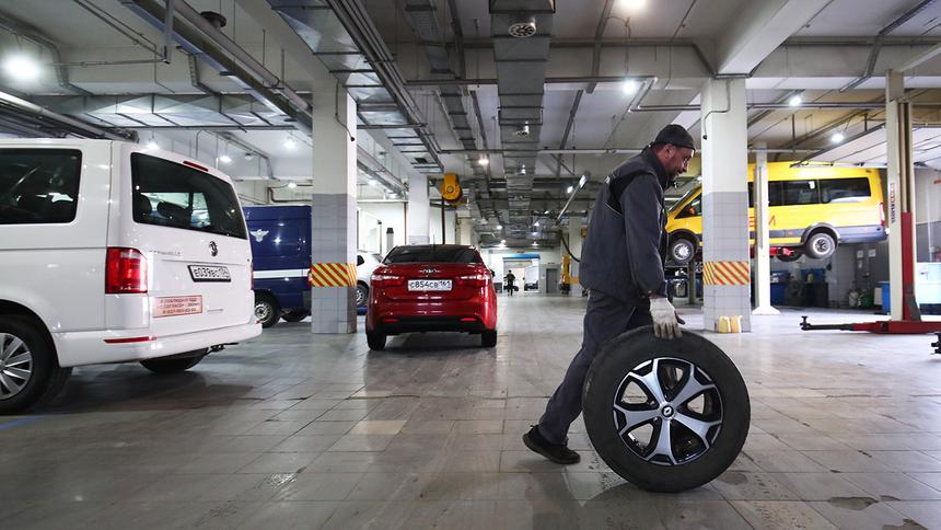 В России закрываются дилеры и автосервисы