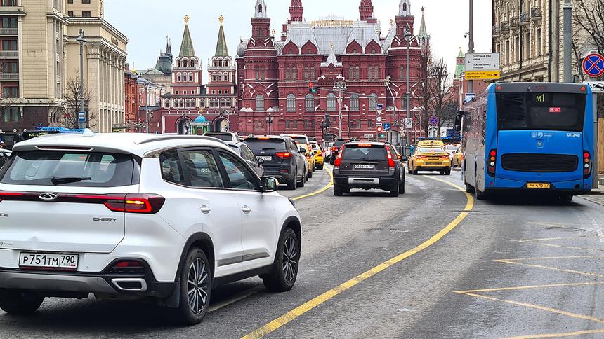 В Москве начали применять жёлтую разметку на дорогах
