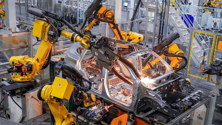 Раскрыты сроки появления кроссоверов Tenet в России