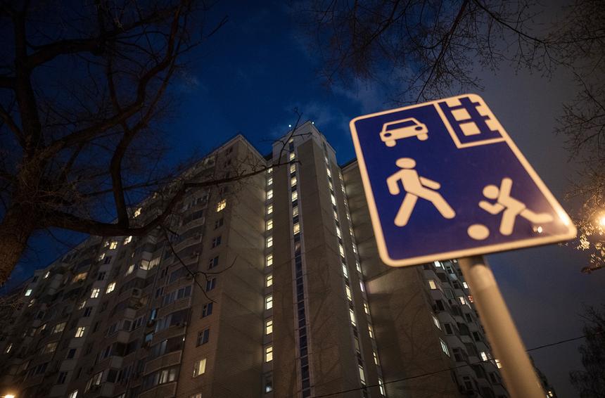 Правила нашего двора: о чём забывают водители на придомовой территории